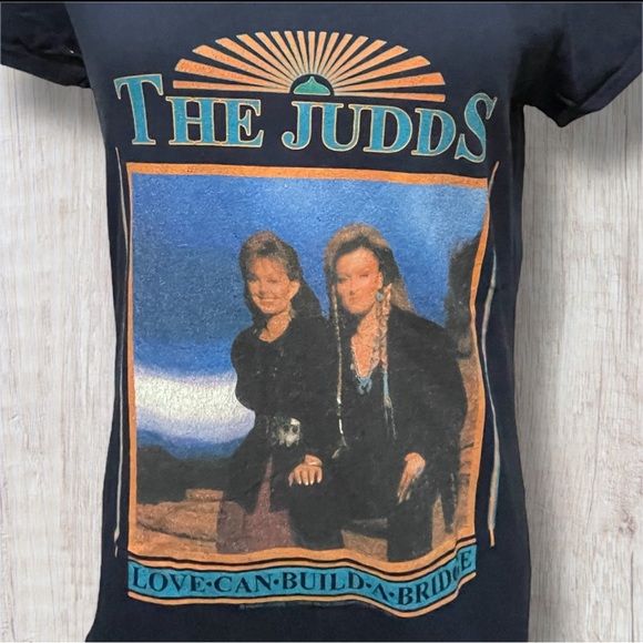 Vintage 1990 The Judds Love will Build a Bridge V-Neck Blue T-Shirt Small - Picture 1 of 8